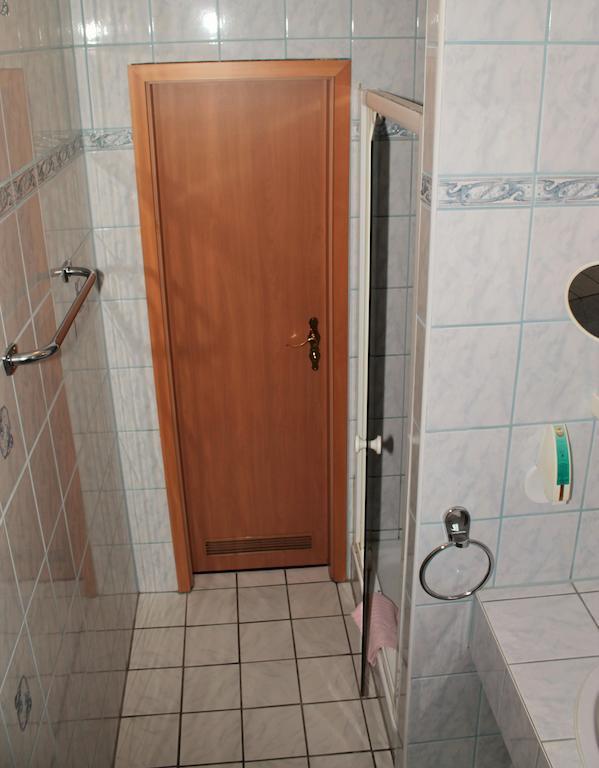 Garni Zum Adler Hotel Gensingen Room photo